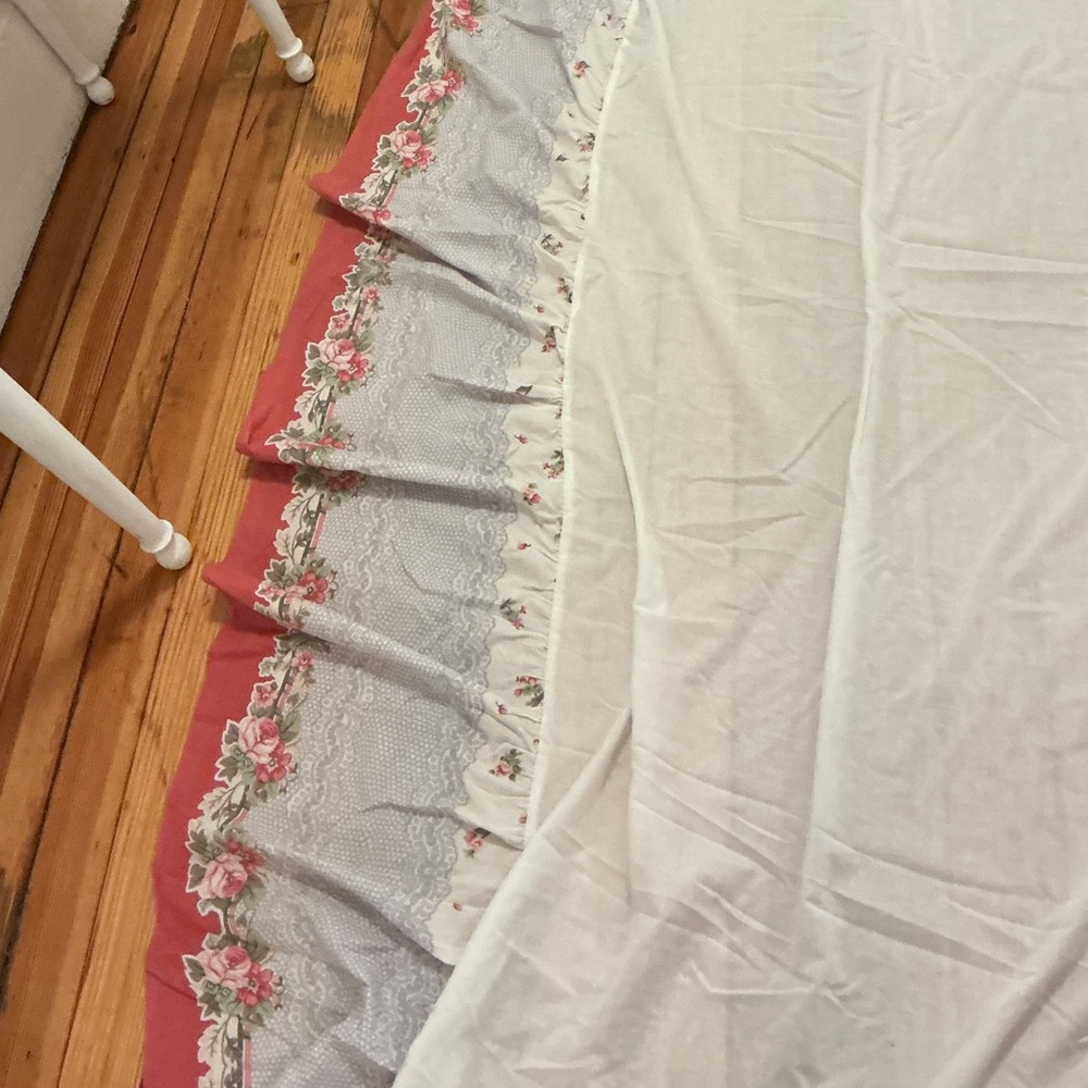 Vintage Shabby Chic Intima Bedskirt - Picture 15 of 15
